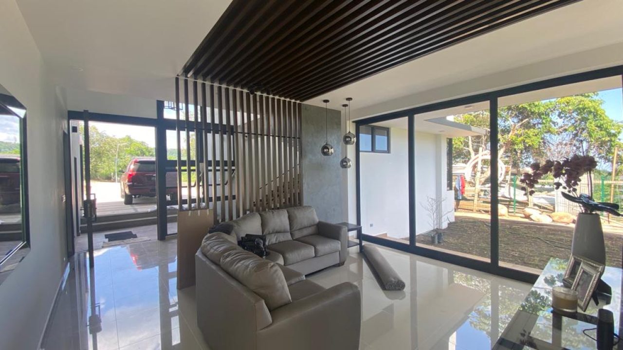 Vista interior de lujosa casa en El Encanto 3 El Salvador Arquitecto Lee Forest